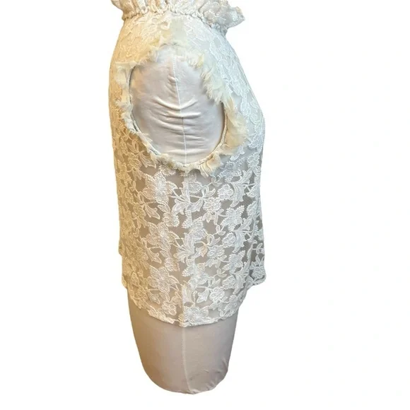Alexis Keyhole Floral Lace Blouse - Large